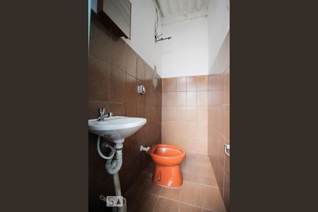 Banheiro de kitnet/studio para alugar com 1 quarto, 25m² em Vila Marina, São Paulo