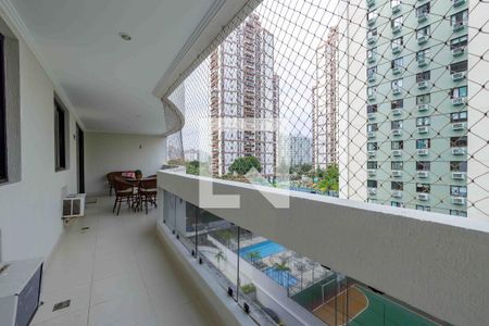 Varanda de apartamento para alugar com 4 quartos, 135m² em Barra da Tijuca, Rio de Janeiro