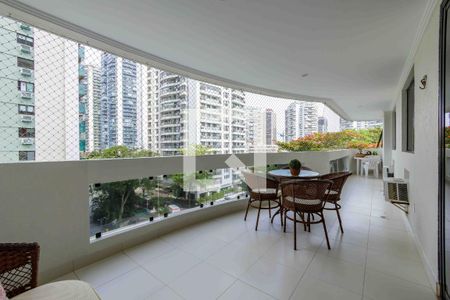 Varanda de apartamento para alugar com 4 quartos, 135m² em Barra da Tijuca, Rio de Janeiro