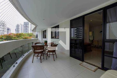 Varanda de apartamento para alugar com 4 quartos, 135m² em Barra da Tijuca, Rio de Janeiro
