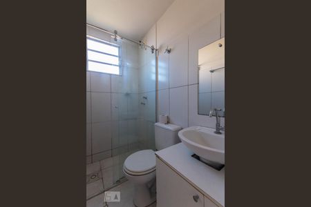 Banheiro de apartamento à venda com 2 quartos, 55m² em São João Batista (venda Nova), Belo Horizonte