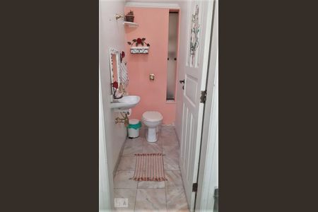 Lavabo de casa à venda com 3 quartos, 174m² em Parque Maria Domitila, São Paulo