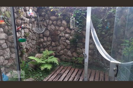 Casa à venda com 174m², 3 quartos e 4 vagas Casa à venda com 174m², 3 quartos e 4 vagasQuintal