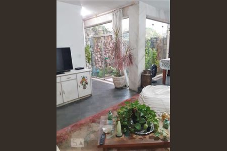 Sala de casa à venda com 3 quartos, 174m² em Parque Maria Domitila, São Paulo