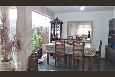 Sala de casa à venda com 3 quartos, 174m² em Parque Maria Domitila, São Paulo