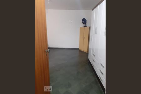 Casa à venda com 174m², 3 quartos e 4 vagas Casa à venda com 174m², 3 quartos e 4 vagasQuarto