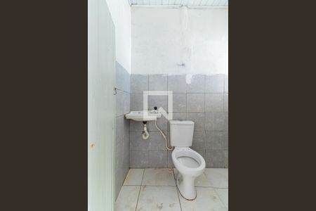 Casa para alugar com 60m², 2 quartos e 1 vaga Casa para alugar com 60m², 2 quartos e 1 vagaBanheiro