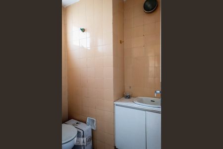 Apartamento à venda com 125m², 3 quartos e sem vaga Apartamento à venda com 125m², 3 quartos e sem vagaBanheiro de Serviço