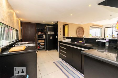 Casa de condomínio para alugar com 200m², 3 quartos e 2 vagasCozinha