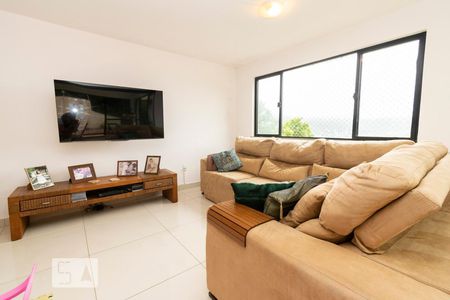 Casa de condomínio para alugar com 200m², 3 quartos e 2 vagasSala de TV