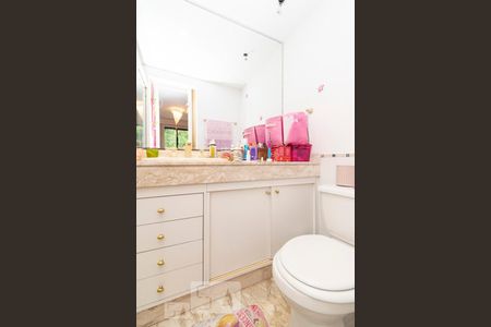 Casa de condomínio para alugar com 200m², 3 quartos e 2 vagasBanheiro Suíte 1