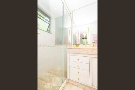 Casa de condomínio para alugar com 200m², 3 quartos e 2 vagasBanheiro Suíte 1