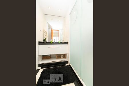 Casa de condomínio para alugar com 200m², 3 quartos e 2 vagasBanheiro Social