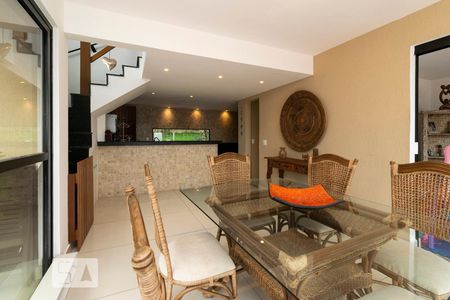 Casa de condomínio para alugar com 200m², 3 quartos e 2 vagasSala de Jantar