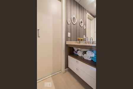 Banheiro de apartamento à venda com 1 quarto, 49m² em Moema, São Paulo