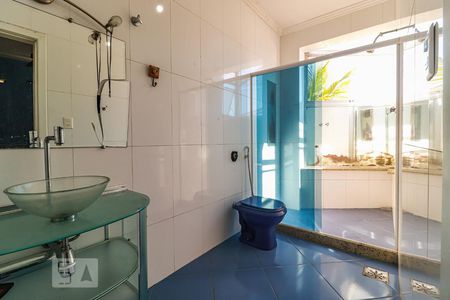 Apartamento à venda com 287m², 3 quartos e 1 vagaBanheiro do Quarto 2 - Suíte