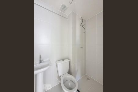 Banheiro  de kitnet/studio para alugar com 1 quarto, 25m² em Sé, São Paulo