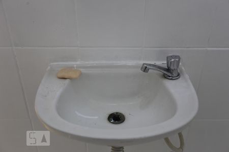 Banheiro de kitnet/studio à venda com 1 quarto, 27m² em Bela Vista, São Paulo