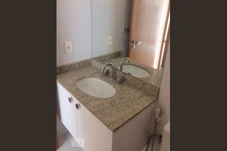 Apartamento para alugar com 70m², 2 quartos e 1 vaga Apartamento para alugar com 70m², 2 quartos e 1 vagaBanheiro