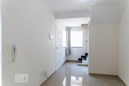Sala de casa de condomínio para alugar com 2 quartos, 67m² em Jardim Santa Emília, São Paulo