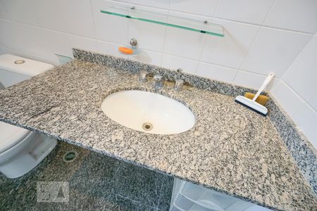 Apartamento à venda com 41m², 1 quarto e 1 vaga Apartamento à venda com 41m², 1 quarto e 1 vagaDetalhe banheiro