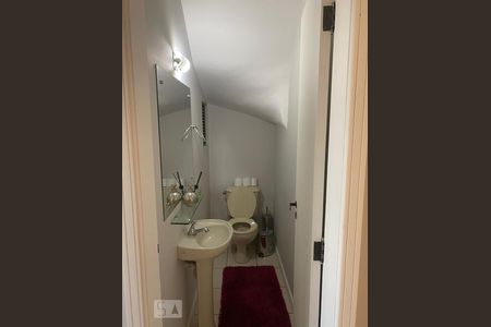 Lavabo de apartamento para alugar com 2 quartos, 72m² em Cristo Rei, Curitiba