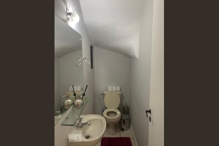 Lavabo de apartamento para alugar com 2 quartos, 72m² em Cristo Rei, Curitiba