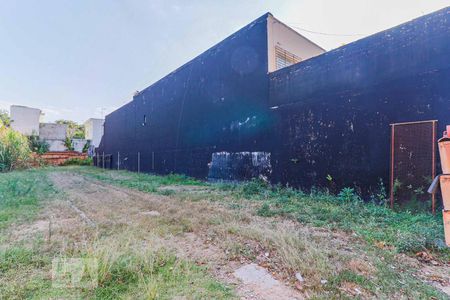 Casa à venda com 600m², 1 quarto e 8 vagas Casa à venda com 600m², 1 quarto e 8 vagasQuintal