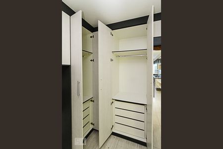 Casa à venda com 36m², 1 quarto e 1 vagaQuarto