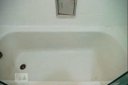 Banheiro de apartamento para alugar com 2 quartos, 50m² em Copacabana, Rio de Janeiro