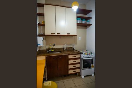 Cozinha de apartamento para alugar com 2 quartos, 50m² em Copacabana, Rio de Janeiro