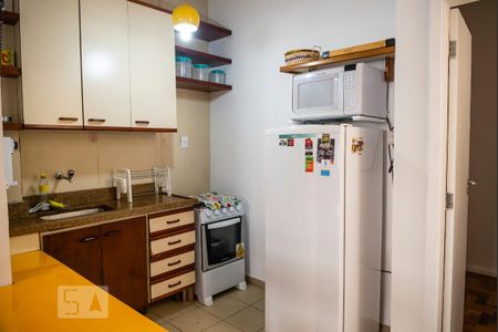 Cozinha de apartamento para alugar com 2 quartos, 50m² em Copacabana, Rio de Janeiro