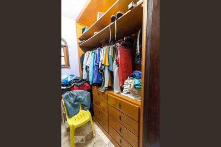 Casa à venda com 317m², 7 quartos e 4 vagasCloset quarto 1 suíte
