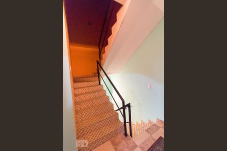 Casa à venda com 317m², 7 quartos e 4 vagasEscada para o quarto 4
