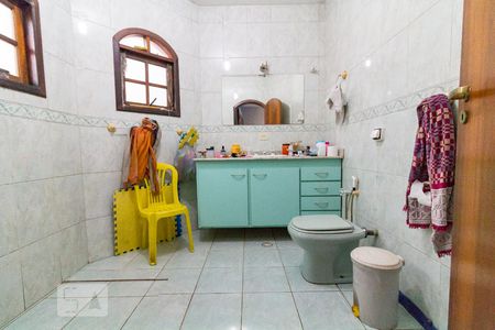 Casa à venda com 317m², 7 quartos e 4 vagasBanheiro quarto 1 suíte
