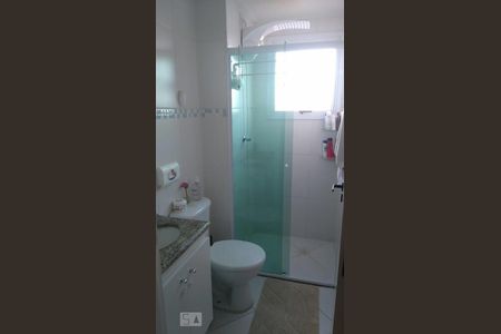 Banheiro de apartamento para alugar com 2 quartos, 49m² em Km 18, Osasco