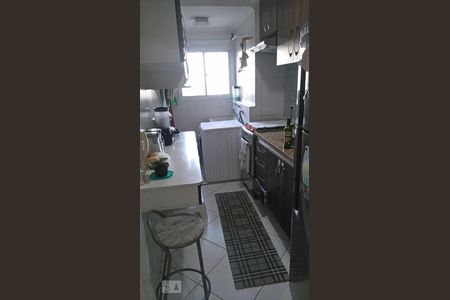 Cozinha e Área de Serviço de apartamento para alugar com 2 quartos, 49m² em Km 18, Osasco