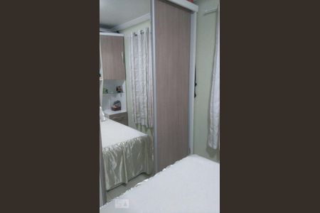 Quarto de apartamento para alugar com 2 quartos, 49m² em Km 18, Osasco