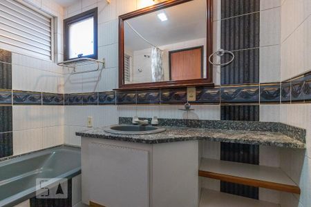 Banheiro da suíte de apartamento para alugar com 1 quarto, 44m² em Centro, Campinas