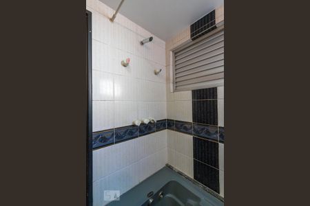 Banheiro da suíte de apartamento para alugar com 1 quarto, 44m² em Centro, Campinas
