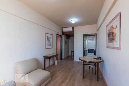 Sala de apartamento para alugar com 1 quarto, 44m² em Centro, Campinas