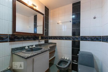 Banheiro da suíte de apartamento para alugar com 1 quarto, 44m² em Centro, Campinas