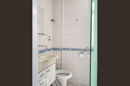 Banheiro de apartamento para alugar com 1 quarto, 50m² em Vila Ester (zona Norte), São Paulo