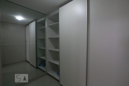 Apartamento para alugar com 190m², 3 quartos e 3 vagasCloset da Suite 1