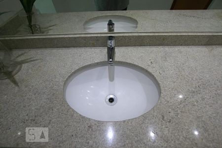 Apartamento para alugar com 190m², 3 quartos e 3 vagasBanheiro da Suíte 1 - Pia 1