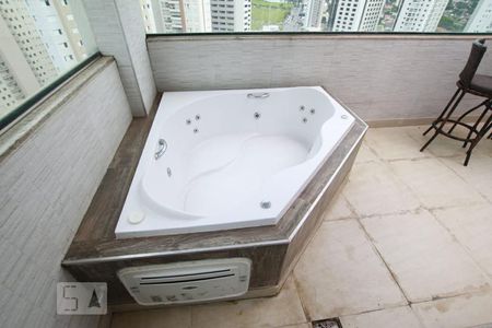 Apartamento para alugar com 190m², 3 quartos e 3 vagasVaranda da Sala - Hidromassagem