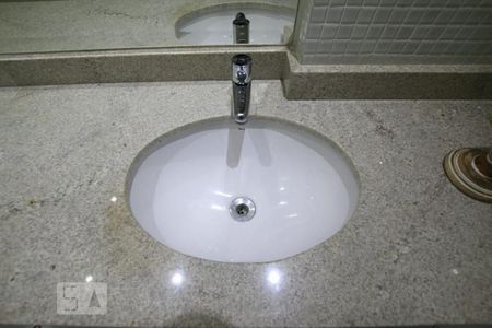 Apartamento para alugar com 190m², 3 quartos e 3 vagasBanheiro da Suíte 1 - Pia 2