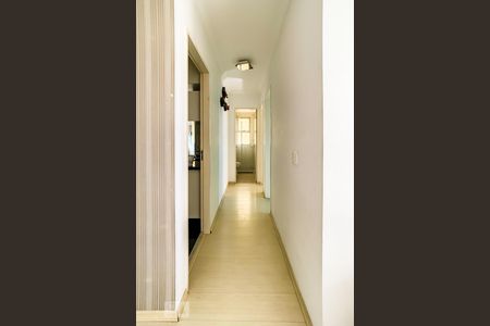 Corredor de apartamento à venda com 2 quartos, 52m² em Jardim São Judas Tadeu, Guarulhos