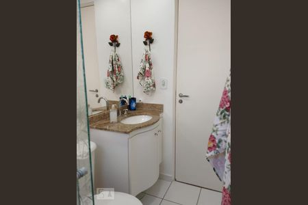 Banheiro de apartamento à venda com 2 quartos, 46m² em Taboão, São Paulo