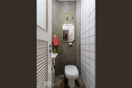 Apartamento à venda com 83m², 3 quartos e sem vagaBanheiro de Serviço